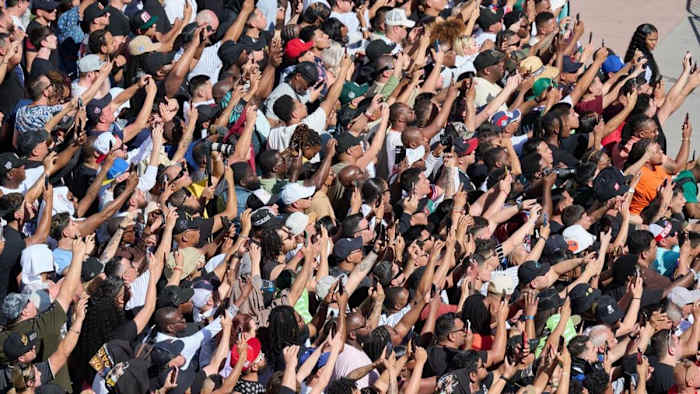Thousands of fans show up to the final Davis v. Garcia weigh in on Apr 21, 2023 in Las Vegas. (Esther Lin/SHOWTIME)
